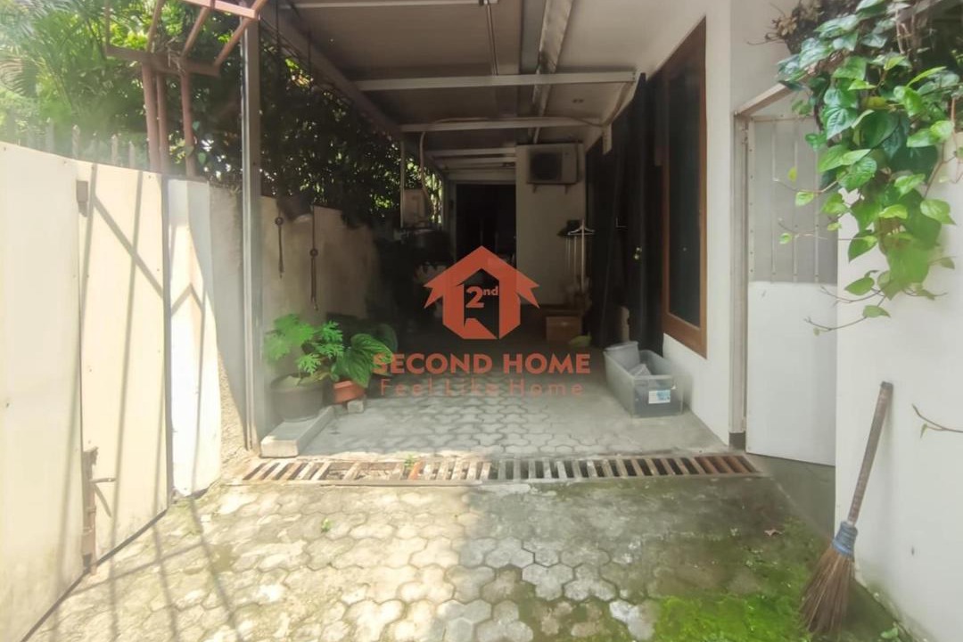 Cipete Selatan Villa | Strategic & Authentic 1BR Kemang House
