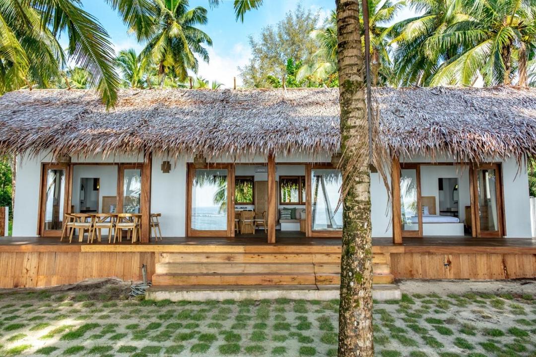 Katiet Villa | Villa RORO Mentawai - Oceanfront Tropical Escape