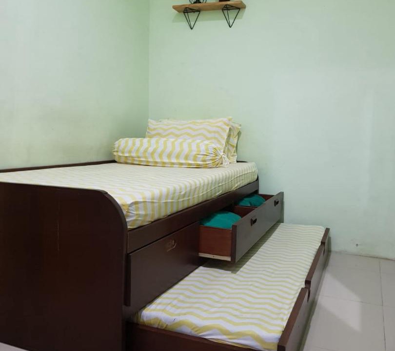 Beji House | Rumah Luas isi tiga Kmr dan banyak tempat tidur
