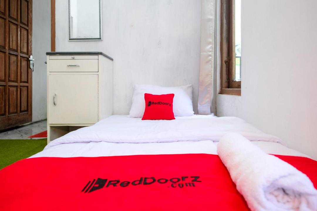 Kejajar Hotel | RedDoorz Syariah at Demangan 2 Jalan Dieng 5