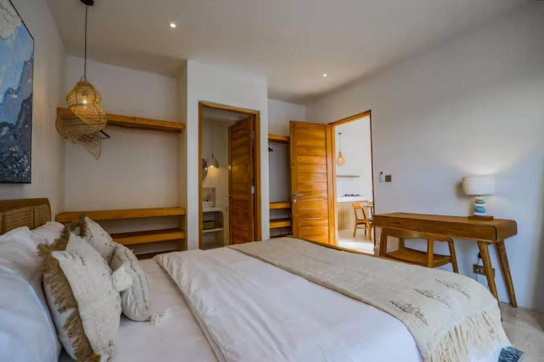 Batu Bolong Apartment | Elegant One Bed Suite With Pool View