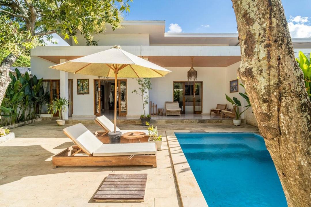 Kuta House | Villa Mango, private oasis pool and garden, next to the MotoGP circuit