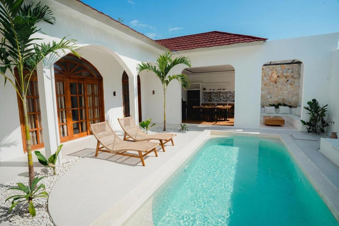 Praya Barat Villa | Villa Charlotte