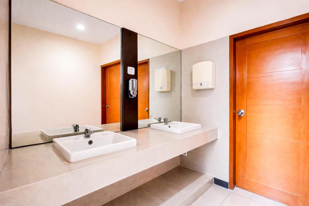 Lembang Hotel | RedDoorz Plus near The Great Asia Africa Lembang
