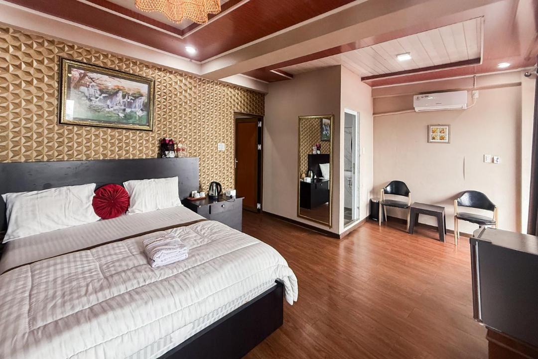 Ambarita Hotel | RedDoorz at Surabaya Ressort Aek Rangat Samosir