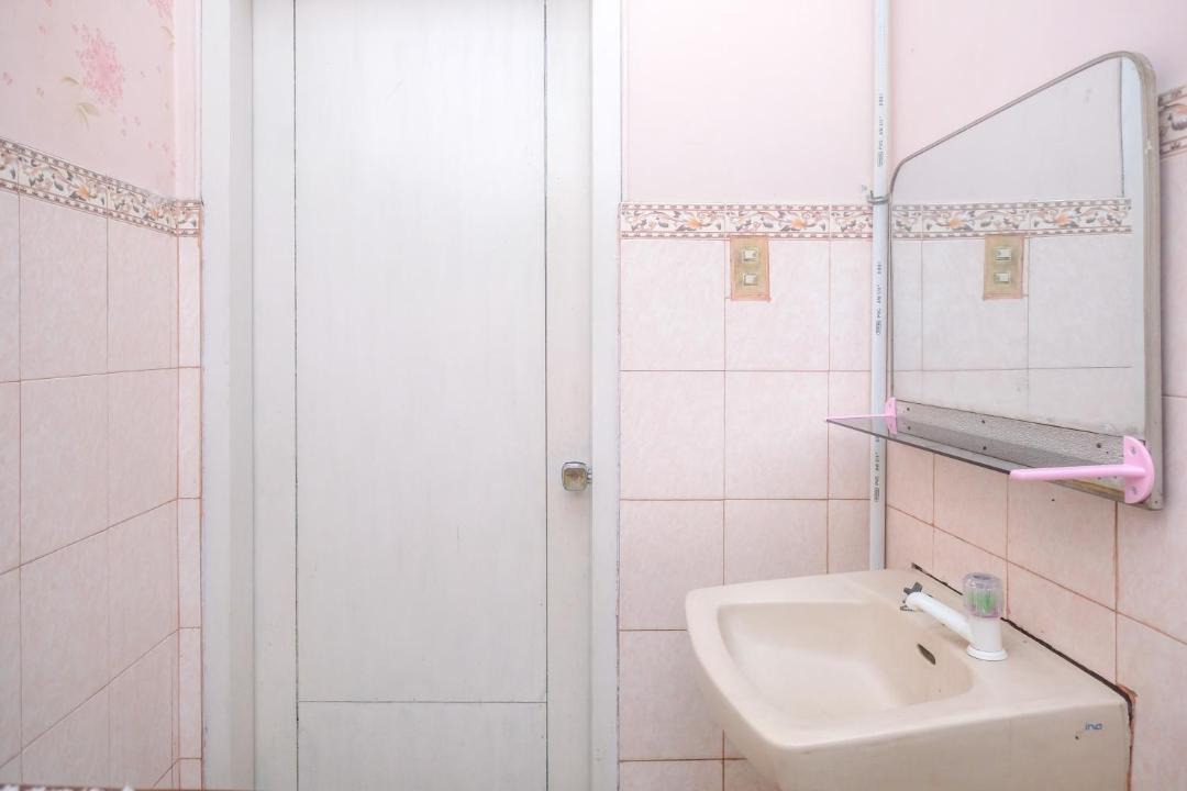 Klaten Hotel | RedDoorz Syariah at Griya Raharja Klaten