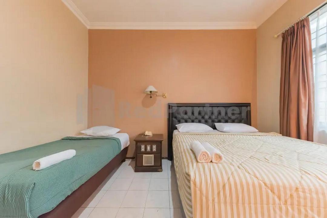 Cilimus Hotel | Hotel Ayong Linggarjati Kuningan Mitra RedDoorz