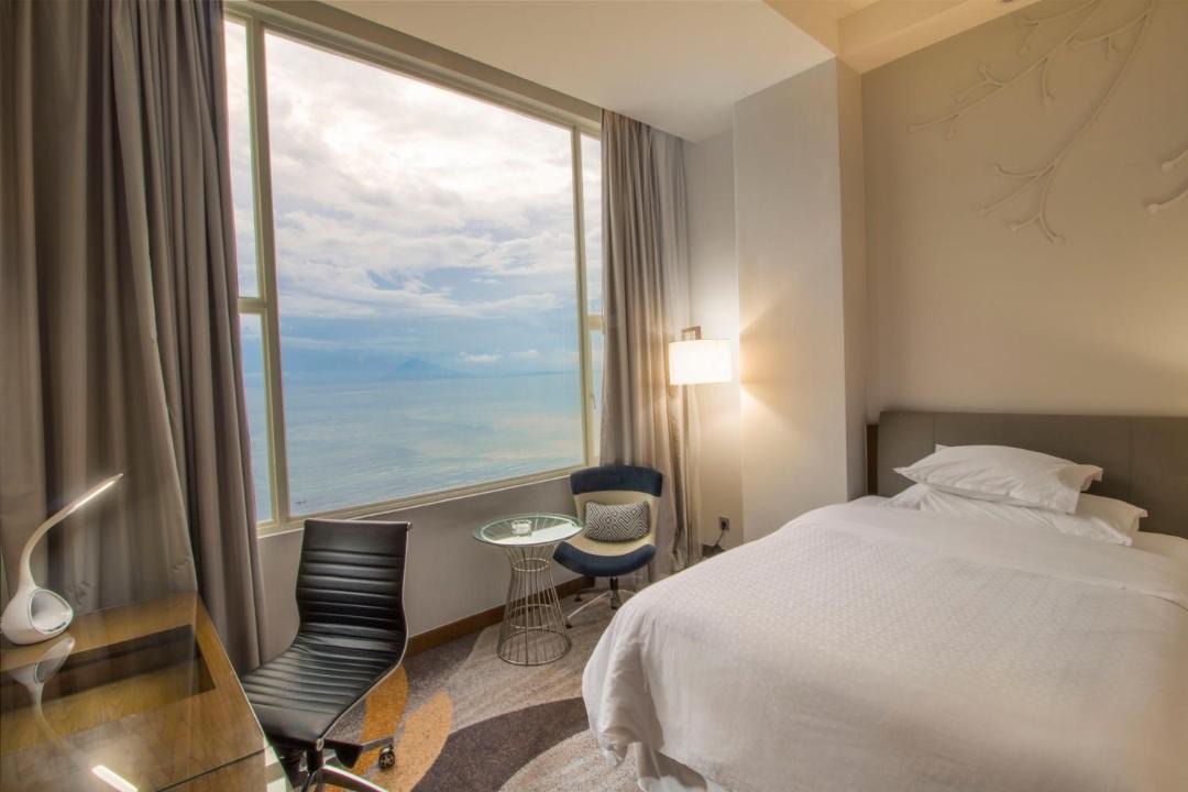Manado City Centre Hotel | Four Points by Sheraton Manado