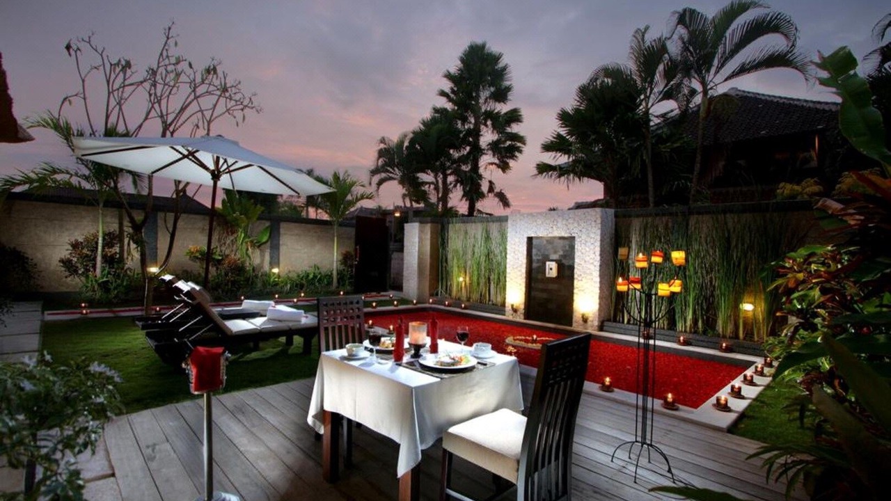 Photo of Patio Balcony in Sunset Road
