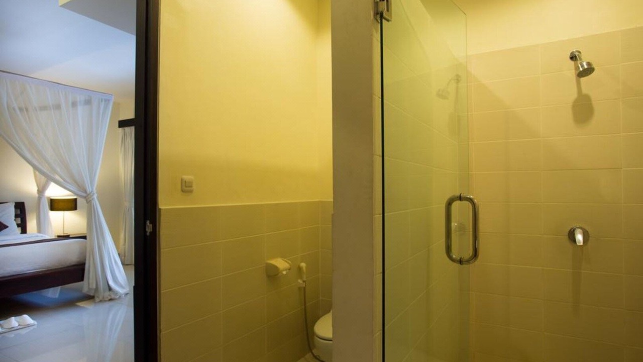 Photo of Bathroom in Petitenget