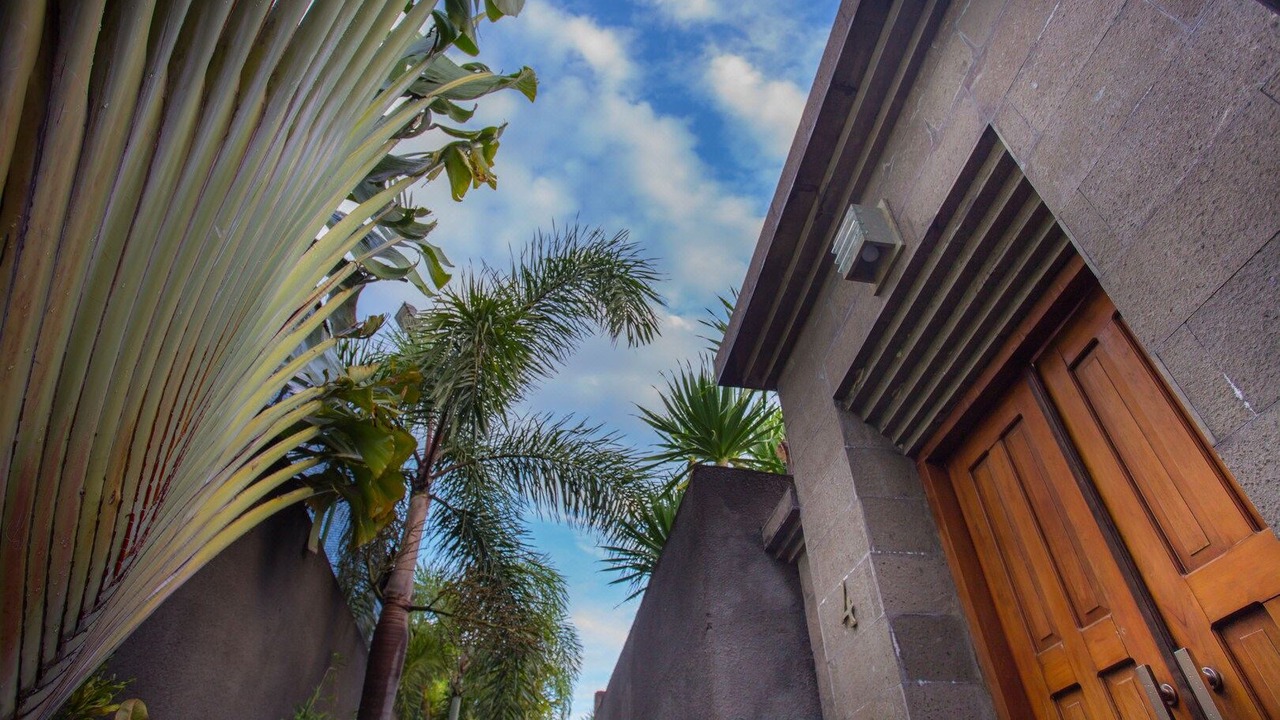 Photo of Buildings in Petitenget