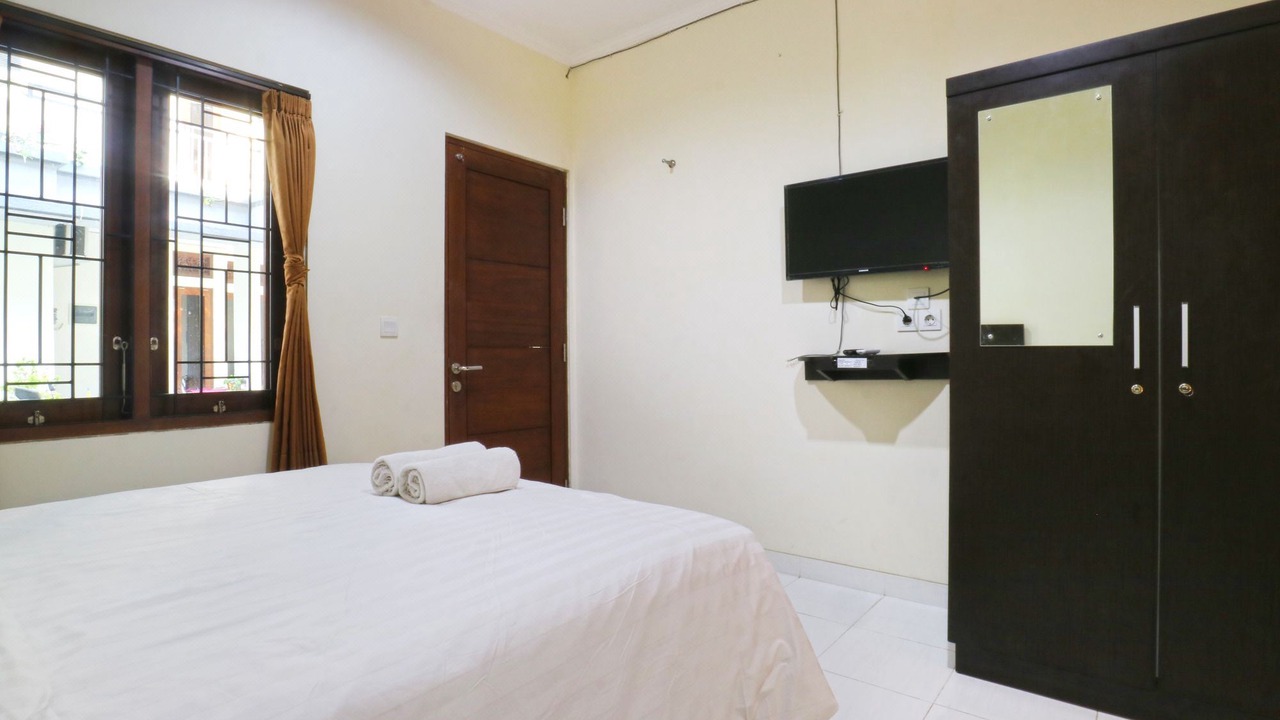 Photo of Bedroom in Kartika Plaza
