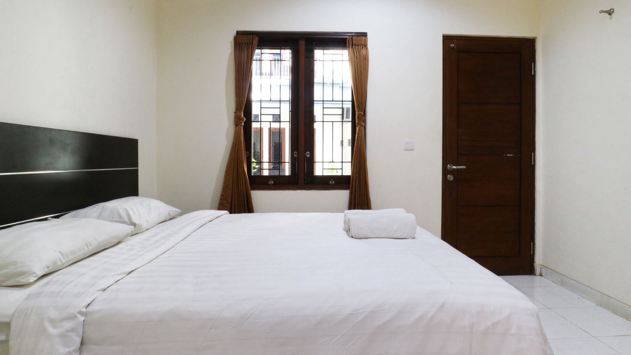 Photo of Bedroom in Kartika Plaza