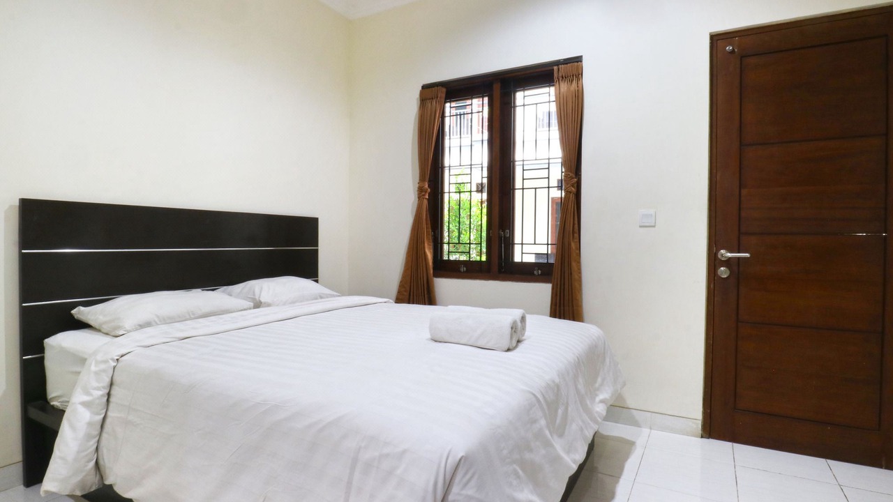 Photo of Bedroom in Kartika Plaza