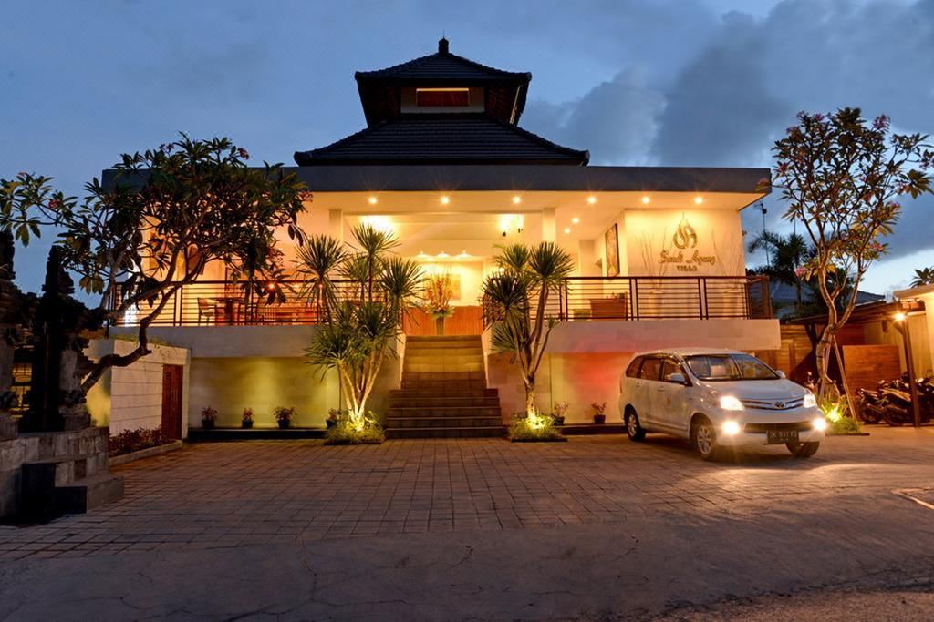 Photo of Buildings in Petitenget