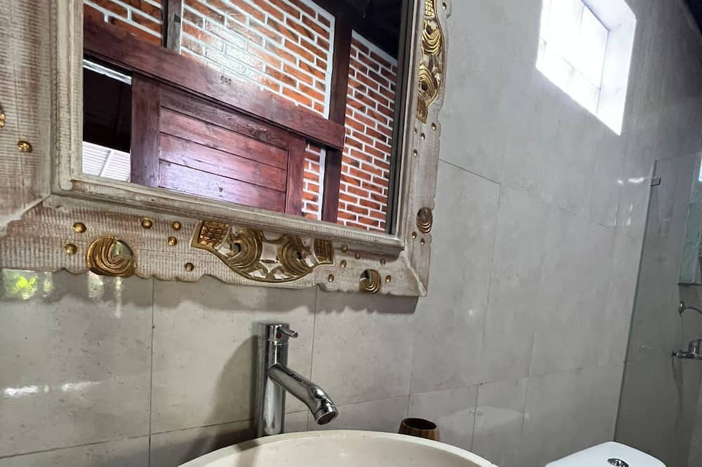 Photo of Bathroom in Cemagi
