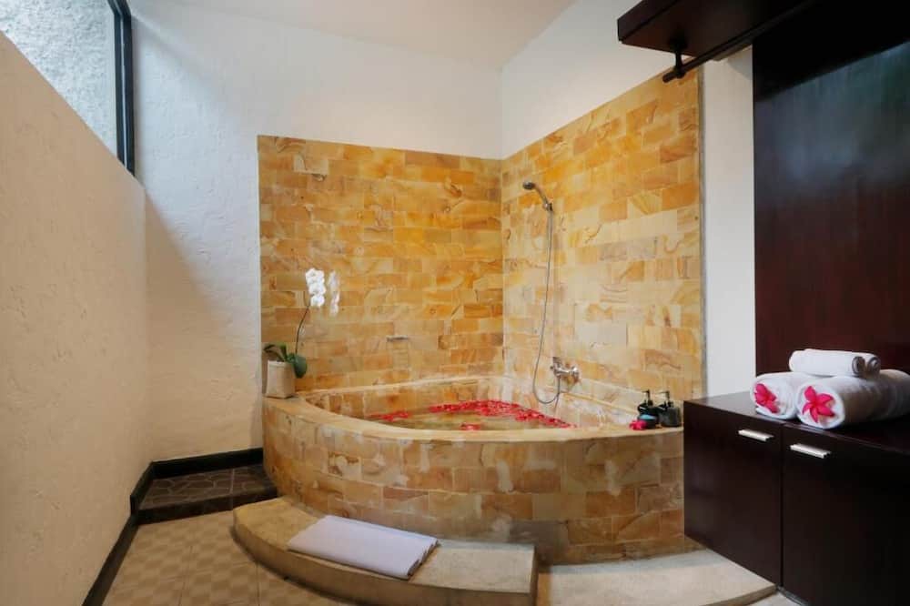 Photo of Bathroom in Nakula