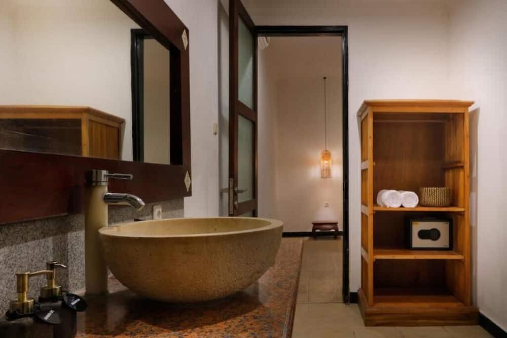 Photo of Bathroom in Nakula