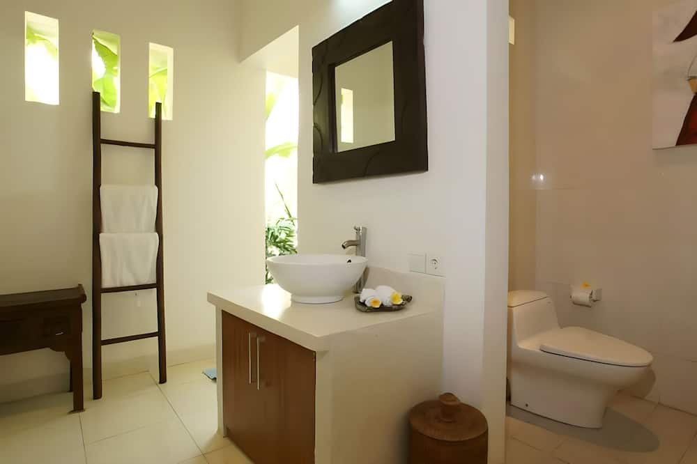 Photo of Bathroom in Sunset Road
