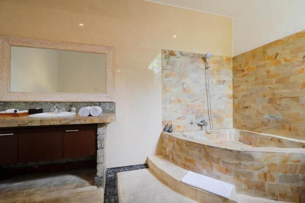 Photo of Bathroom in Nakula