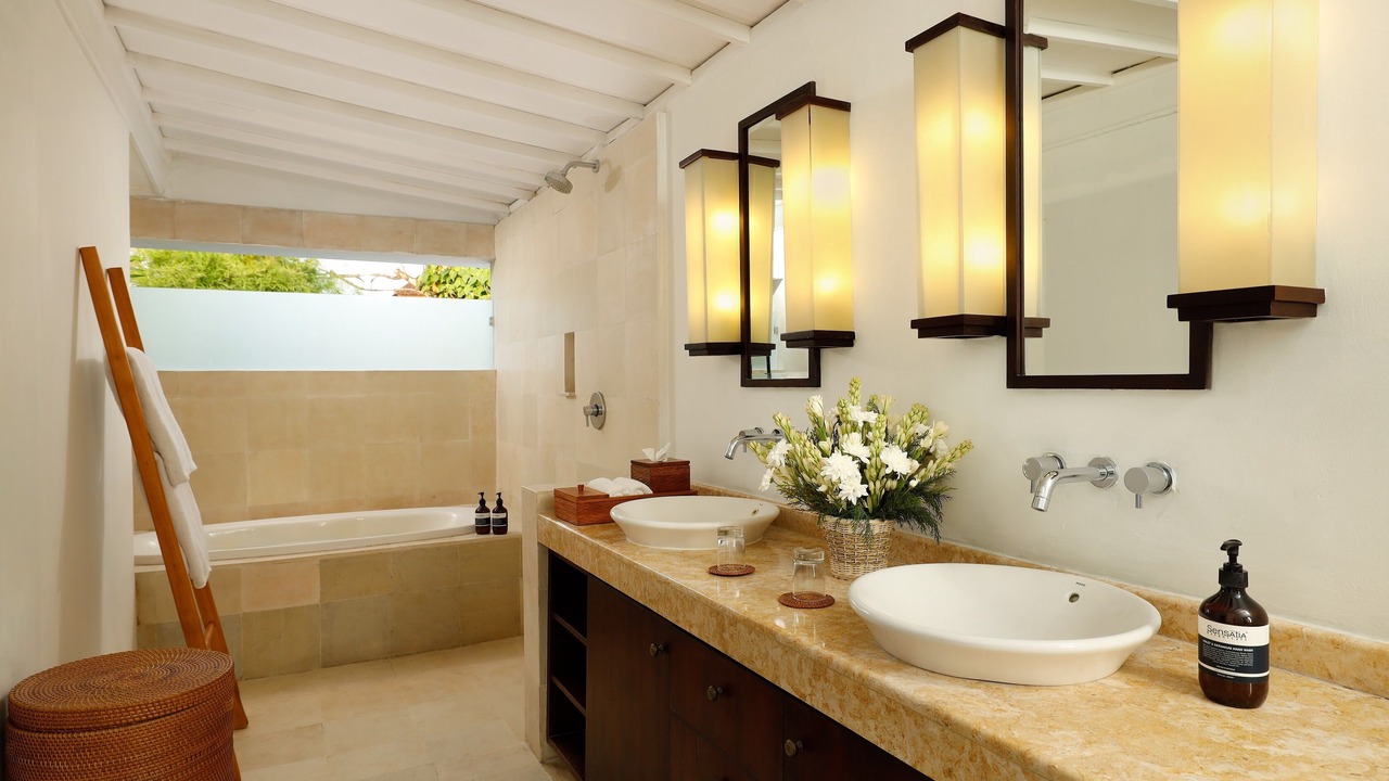 Photo of Bathroom in Sunset Road