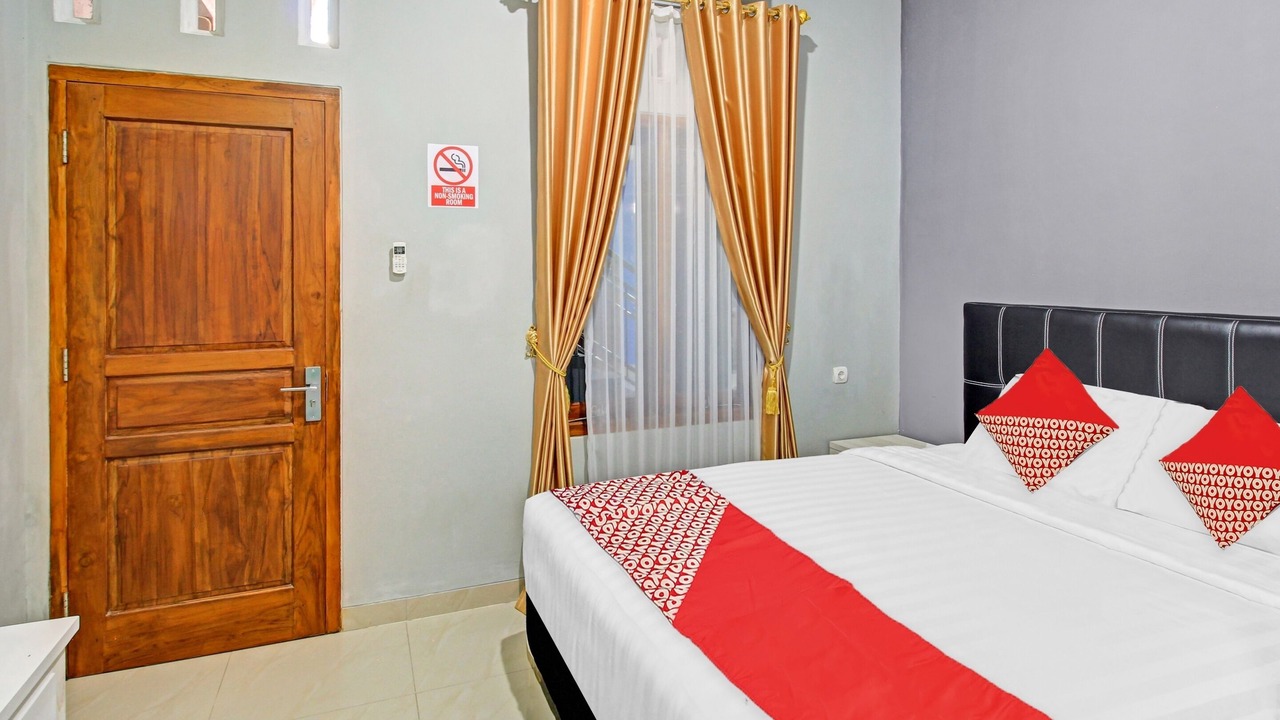 Photo of Bedroom in Hargomulyo
