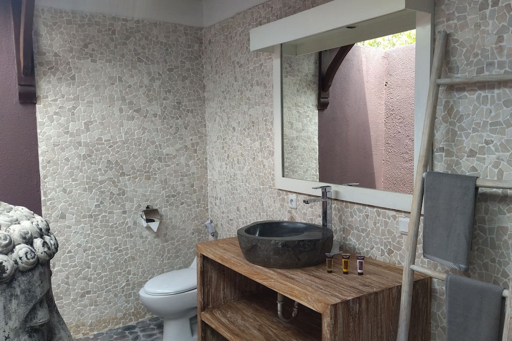 Photo of Bathroom in Padonan