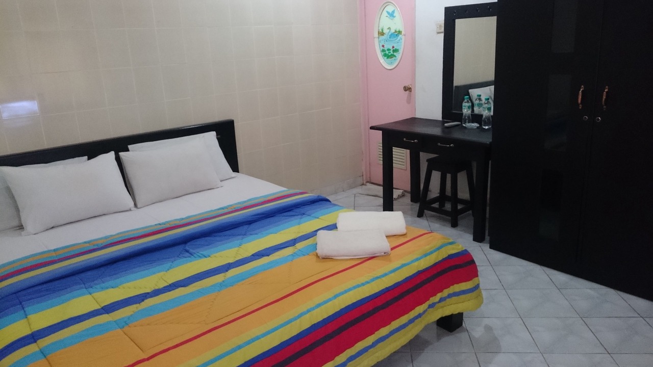 Photo of Bedroom in Kartika Plaza