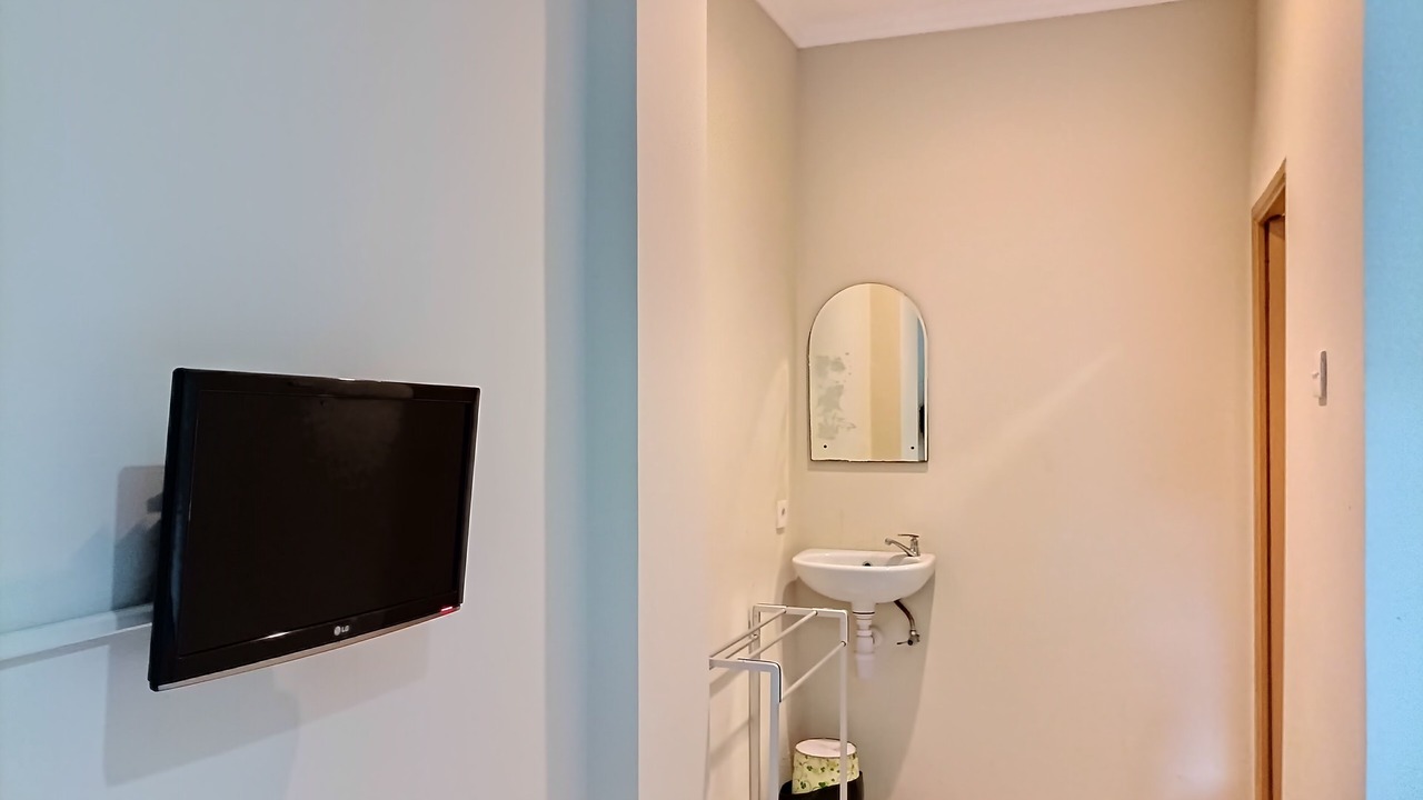 Photo of Bedroom in Kartika Plaza