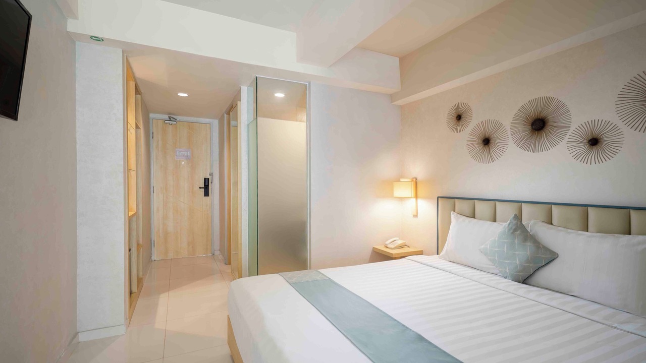 Photo of Bedroom in Kartika Plaza