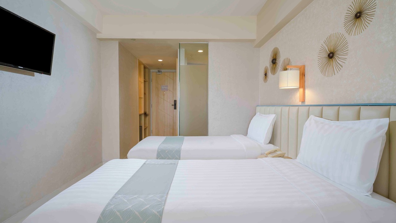 Photo of Bedroom in Kartika Plaza