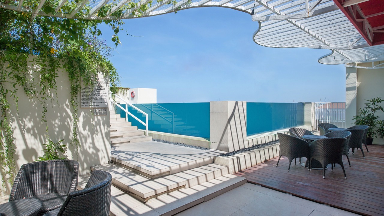 Photo of Patio Balcony in Sunset Road