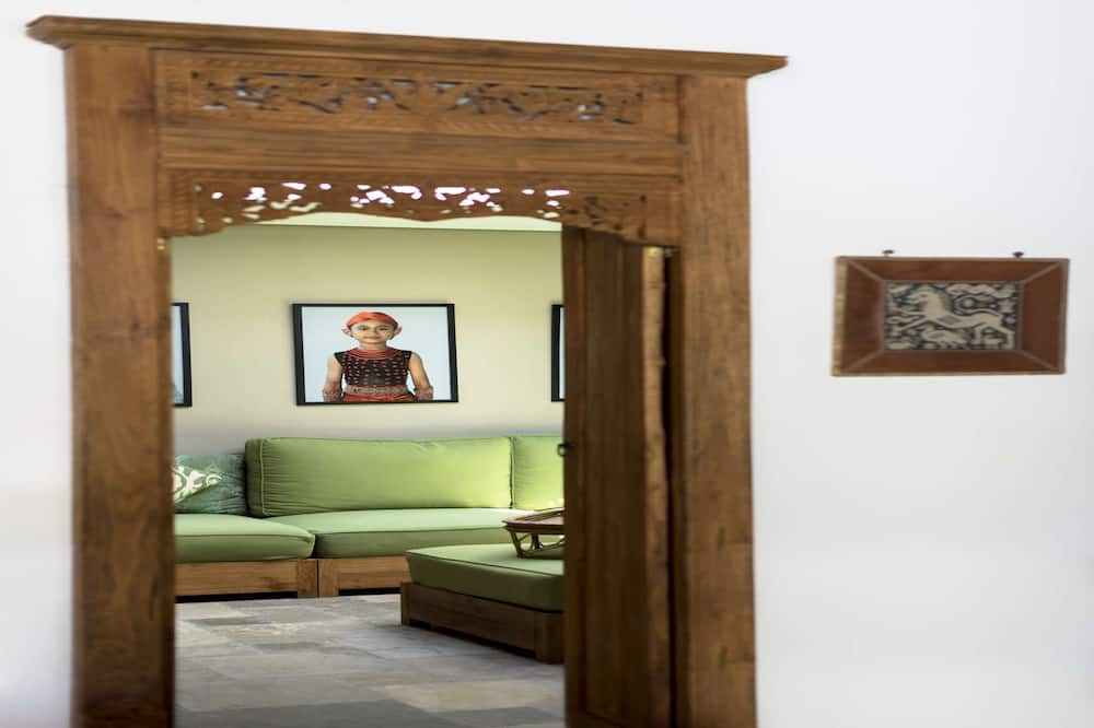 Photo of Livingroom in Drupadi