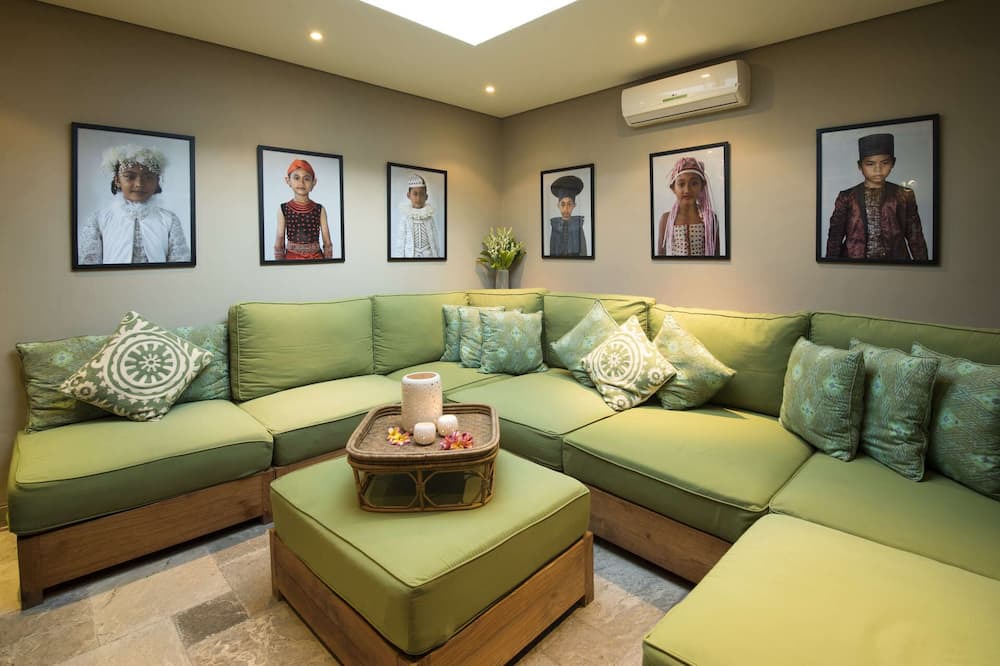 Photo of Livingroom in Drupadi