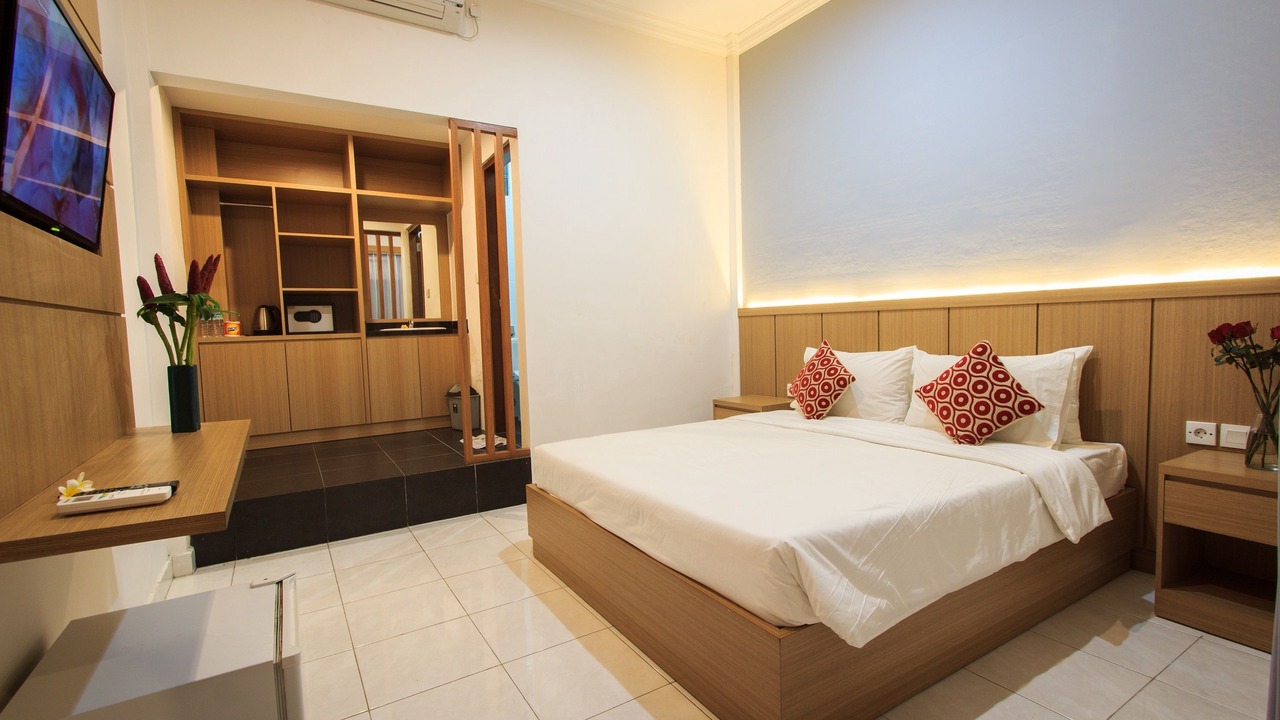 Photo of Bedroom in Kartika Plaza