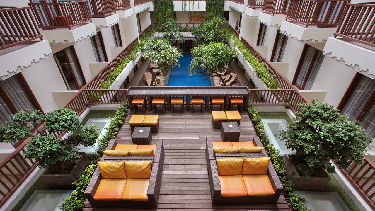 Photo of Patio Balcony in Sunset Road
