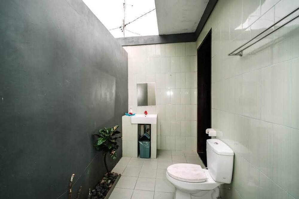 Photo of Bathroom in Jungut Batu