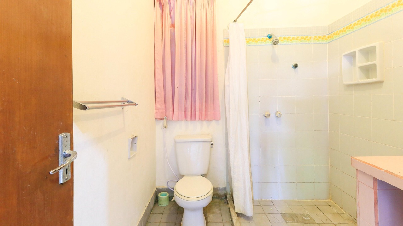 Photo of Bathroom in Kartika Plaza