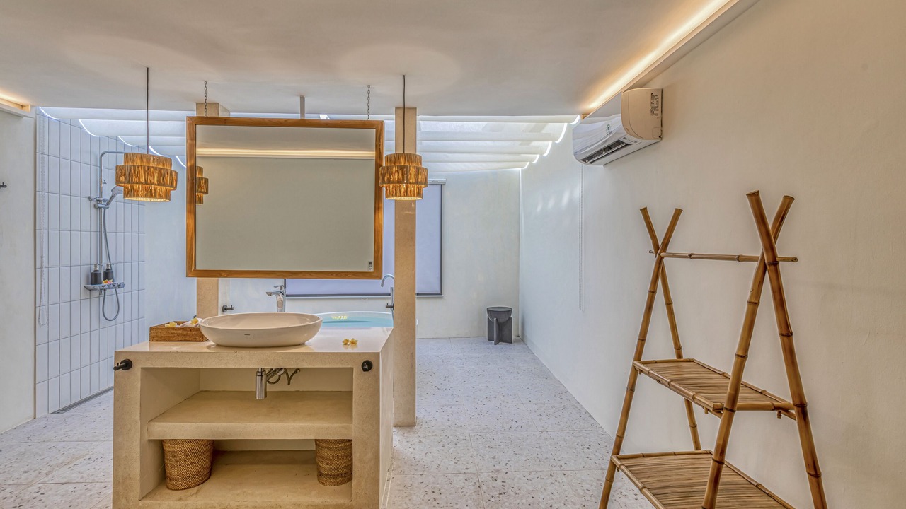Photo of Bathroom in Sunset Road
