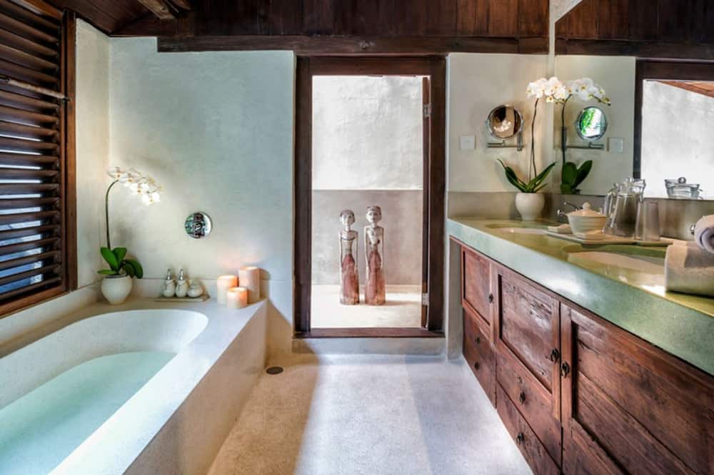 Photo of Bathroom in Nakula