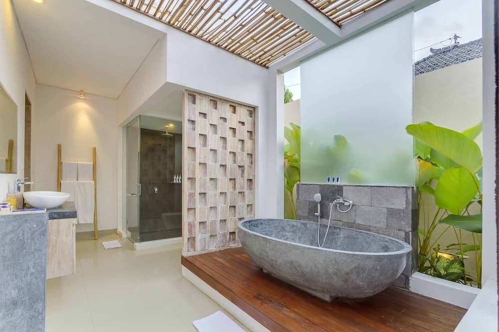Photo of Bathroom in Sunset Road