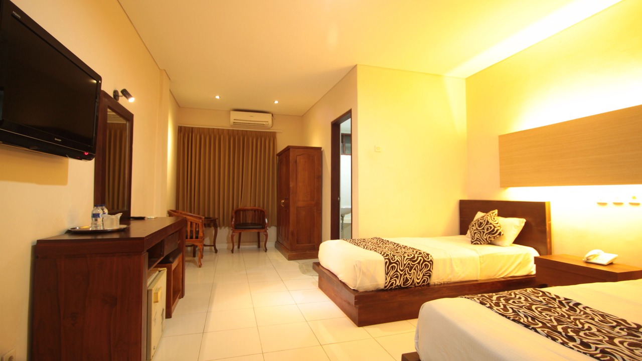 Photo of Bedroom in Kartika Plaza