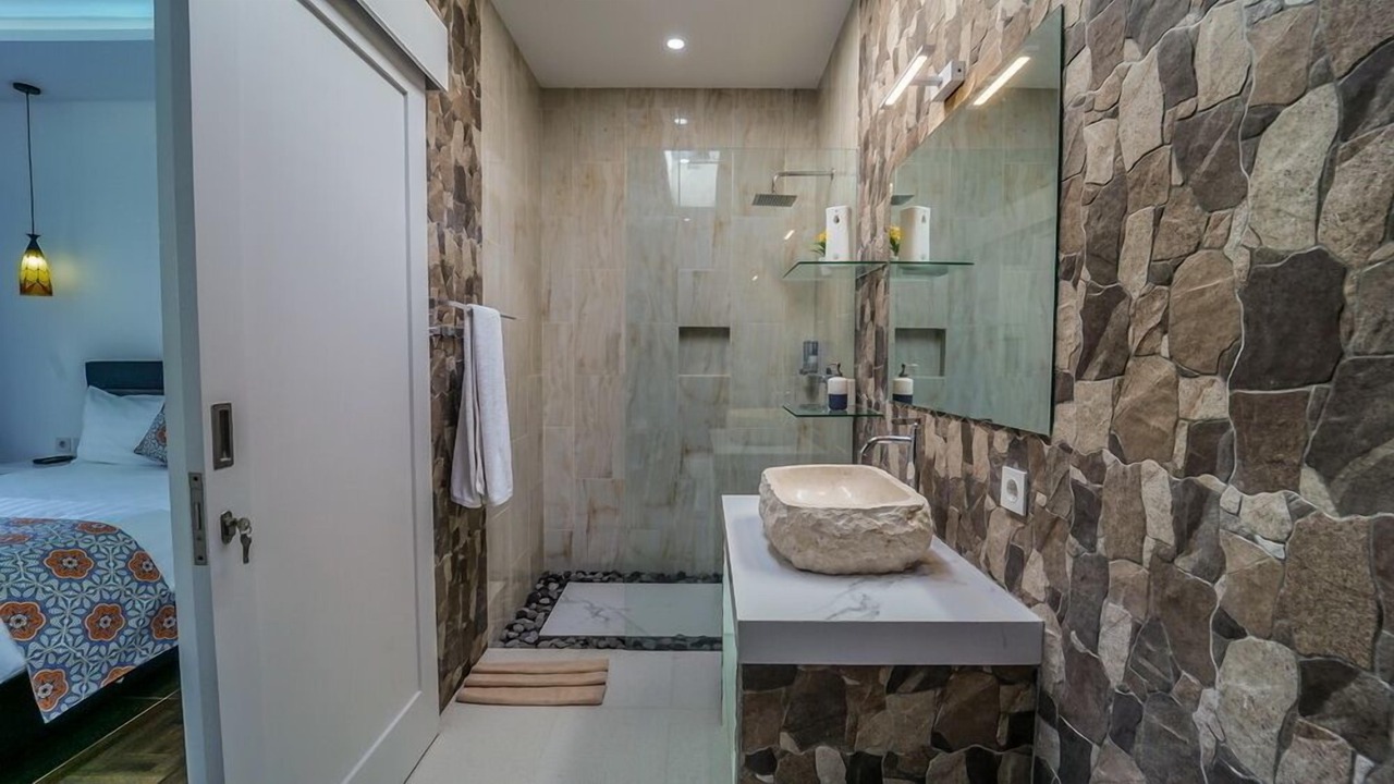 Photo of Bathroom in Sunset Road