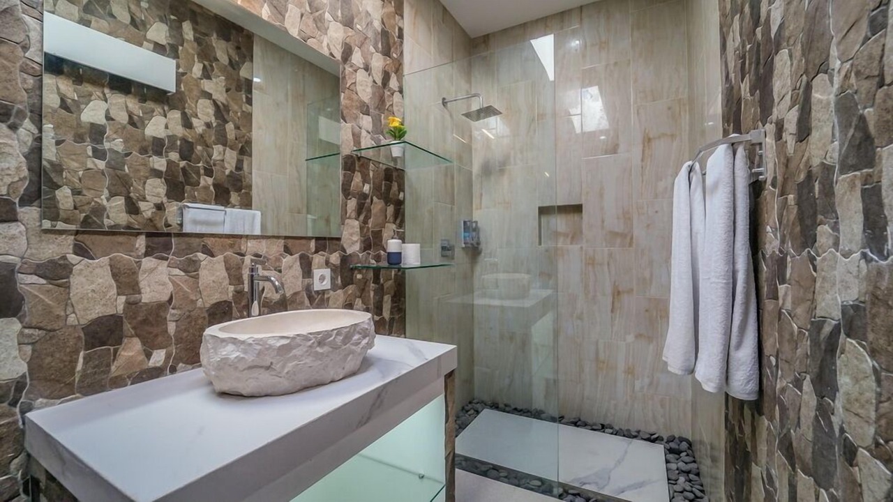 Photo of Bathroom in Sunset Road