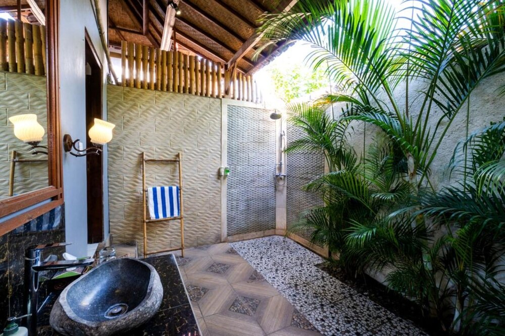 Photo of Bathroom in Mushroom Bay