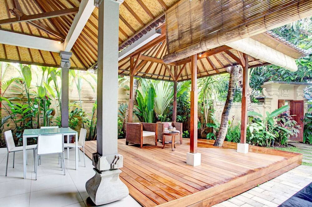 Photo of Patio Balcony in Sunset Road