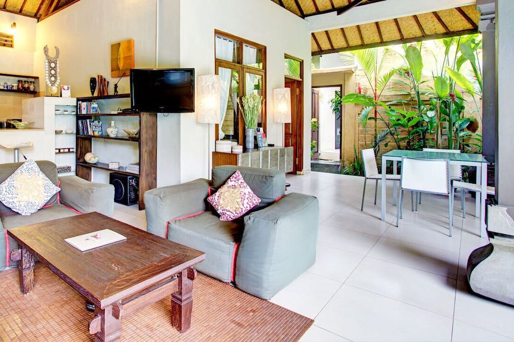 Photo of Livingroom in Sunset Road