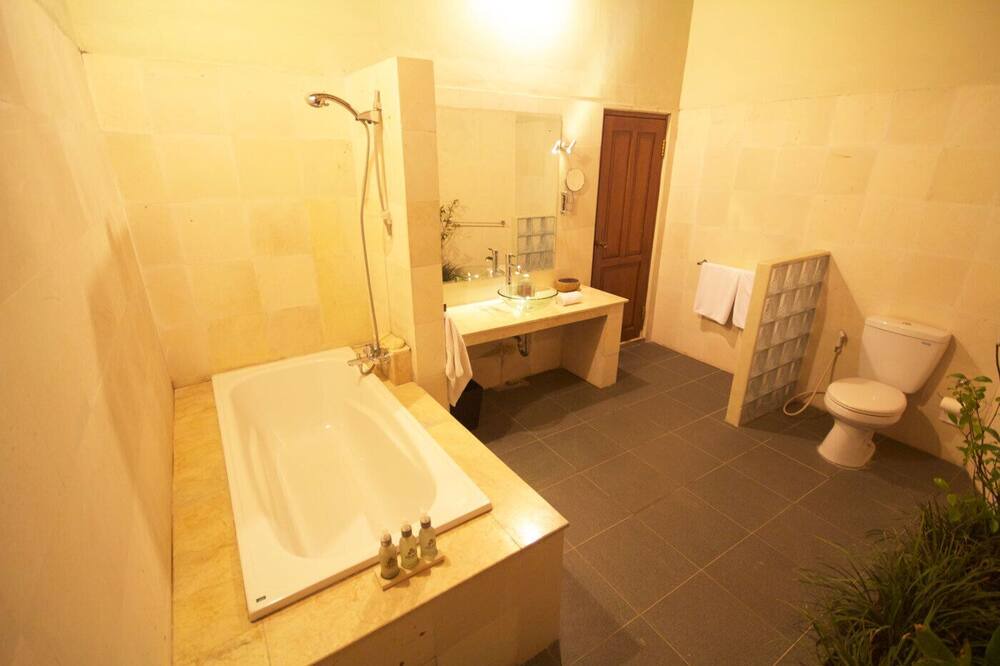Photo of Bathroom in Sunset Road