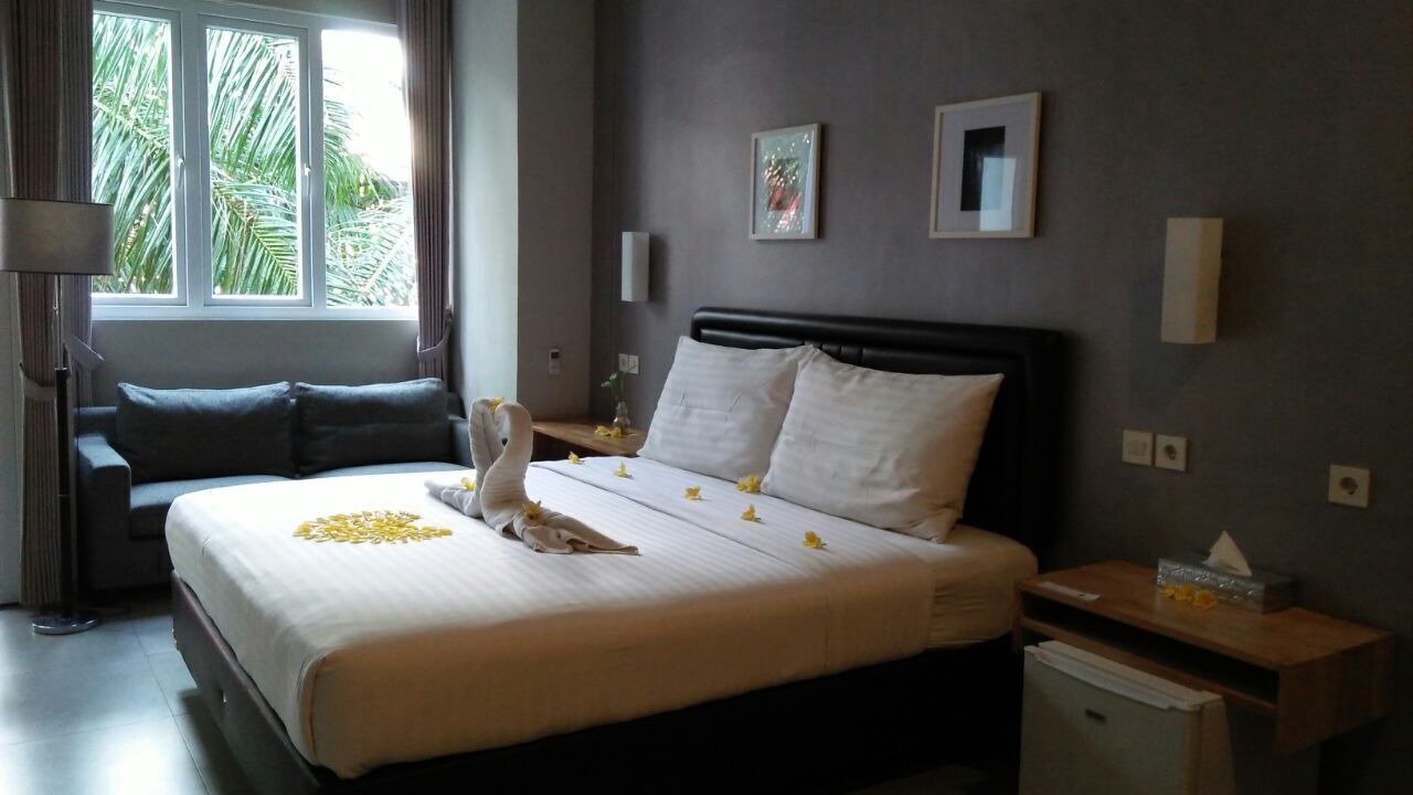Photo of Bedroom in Kartika Plaza