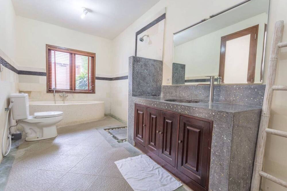 Photo of Bathroom in Batubelig